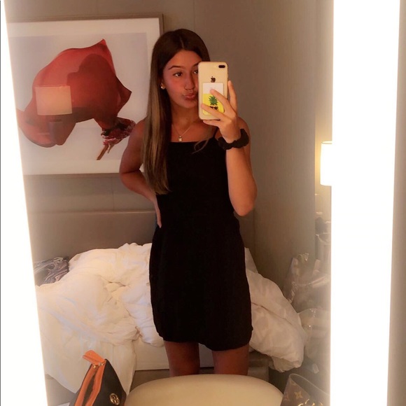 meet your posher, hailey - Picture 1 of 1